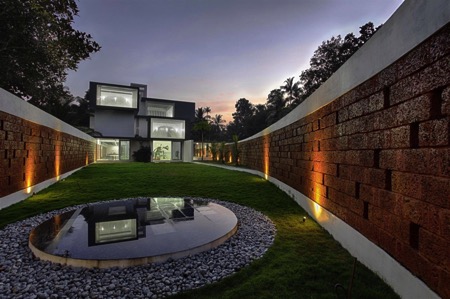 Running Wall Residence main